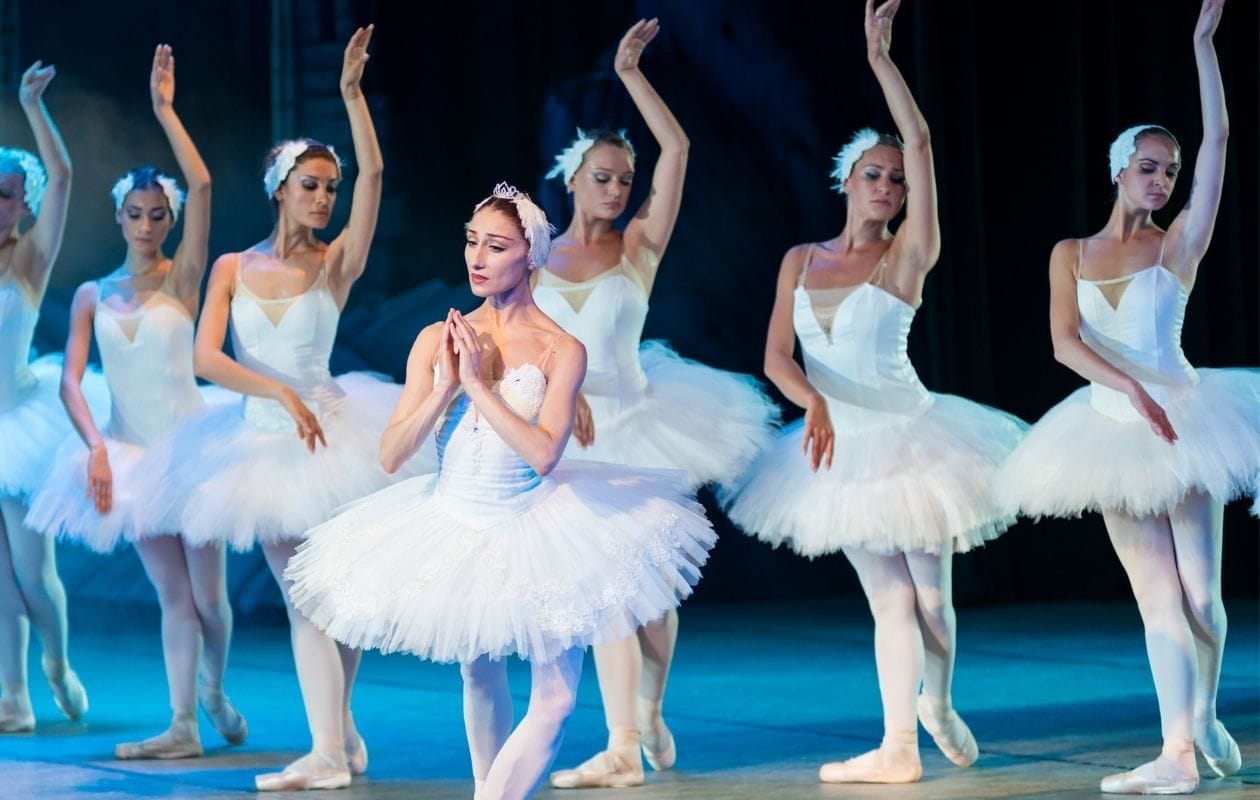 Dancers returning to the stage after recovering from injuries with proper treatment